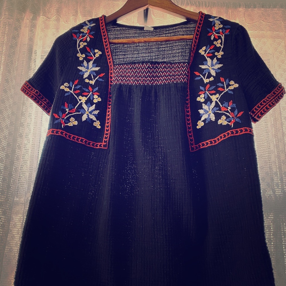 Old Navy black cotton blouse